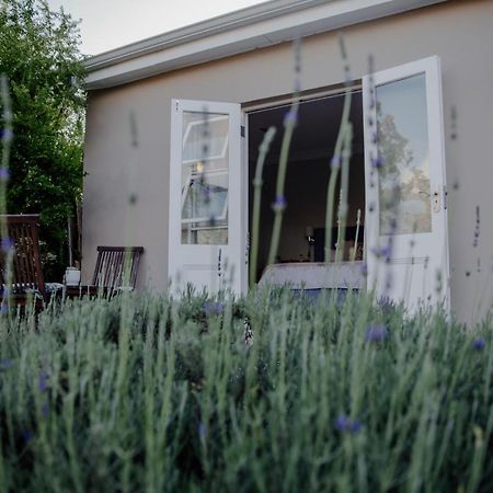 Cornerstone Manor Bed & Breakfast Граъмстаун Екстериор снимка