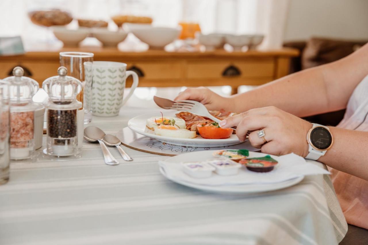 Cornerstone Manor Bed & Breakfast Граъмстаун Екстериор снимка